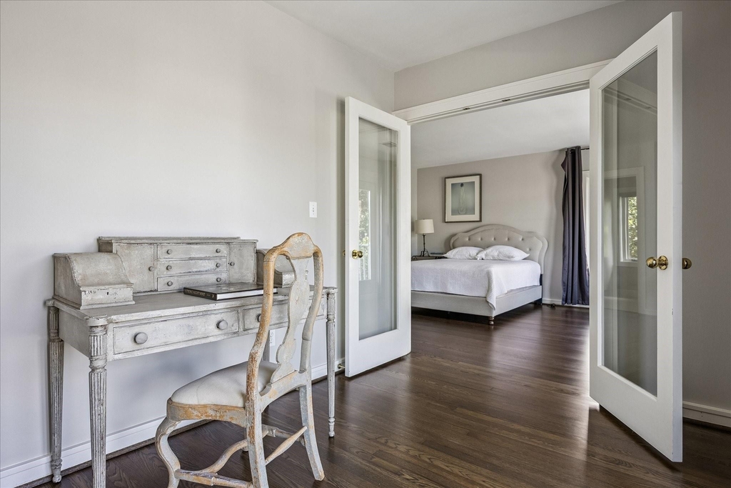 2121 Bolsover Street - Photo 27