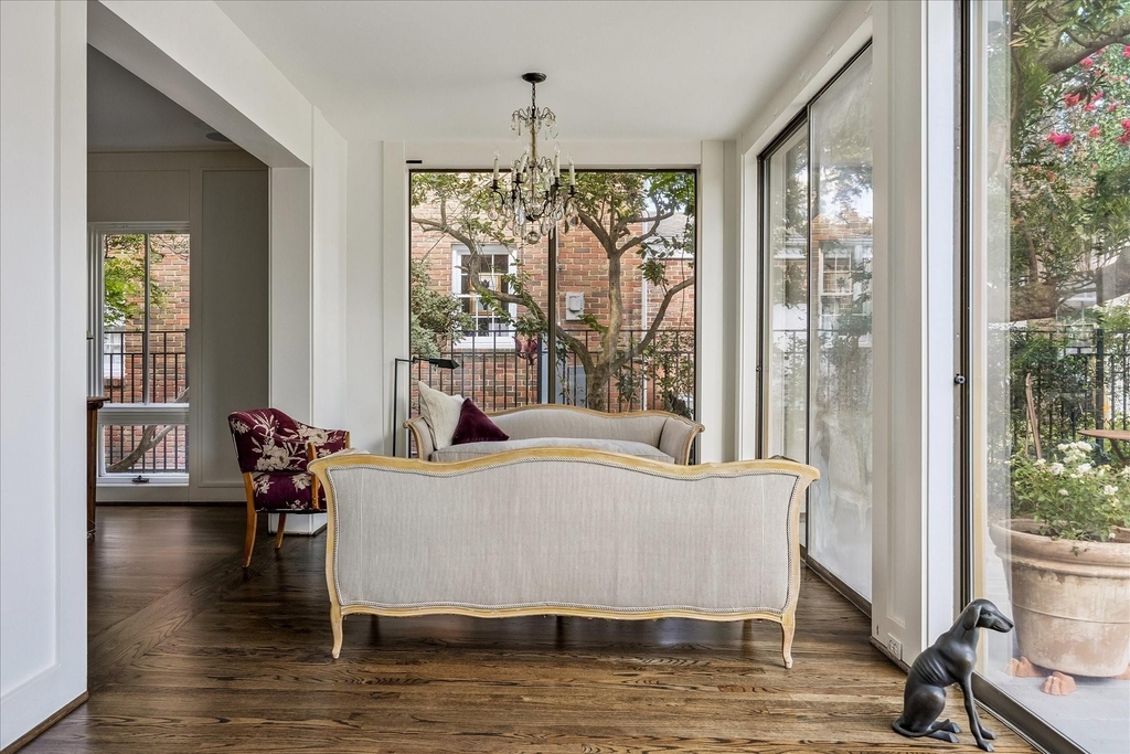 2121 Bolsover Street - Photo 9
