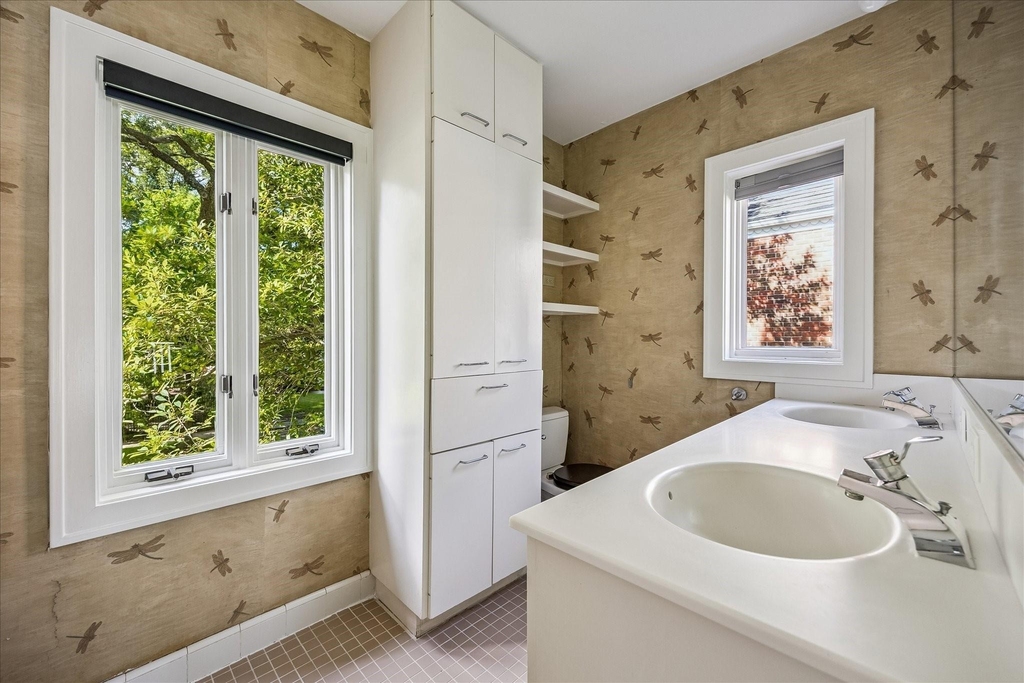 2121 Bolsover Street - Photo 28