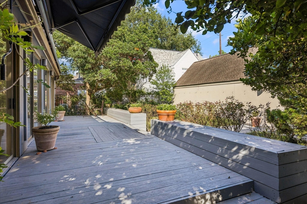 2121 Bolsover Street - Photo 42