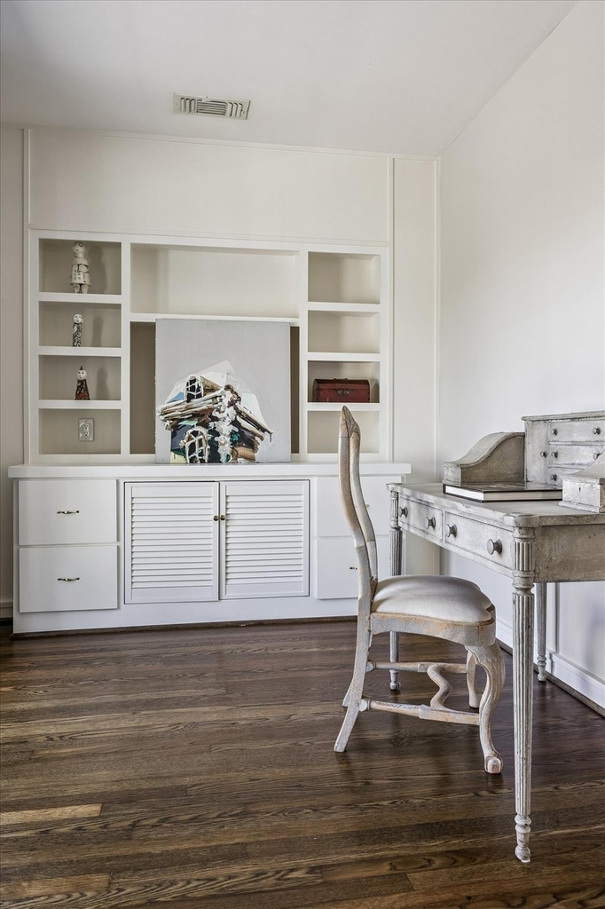 2121 Bolsover Street - Photo 26