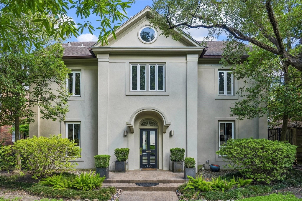 2121 Bolsover Street - Photo 0