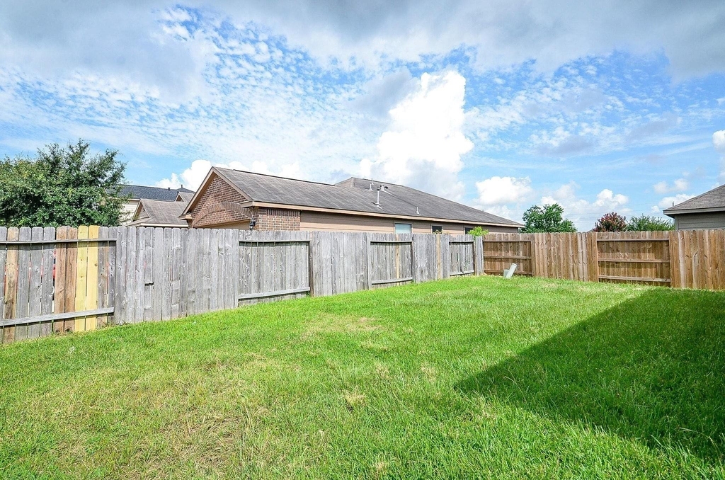 5703 Round Robin Drive - Photo 2