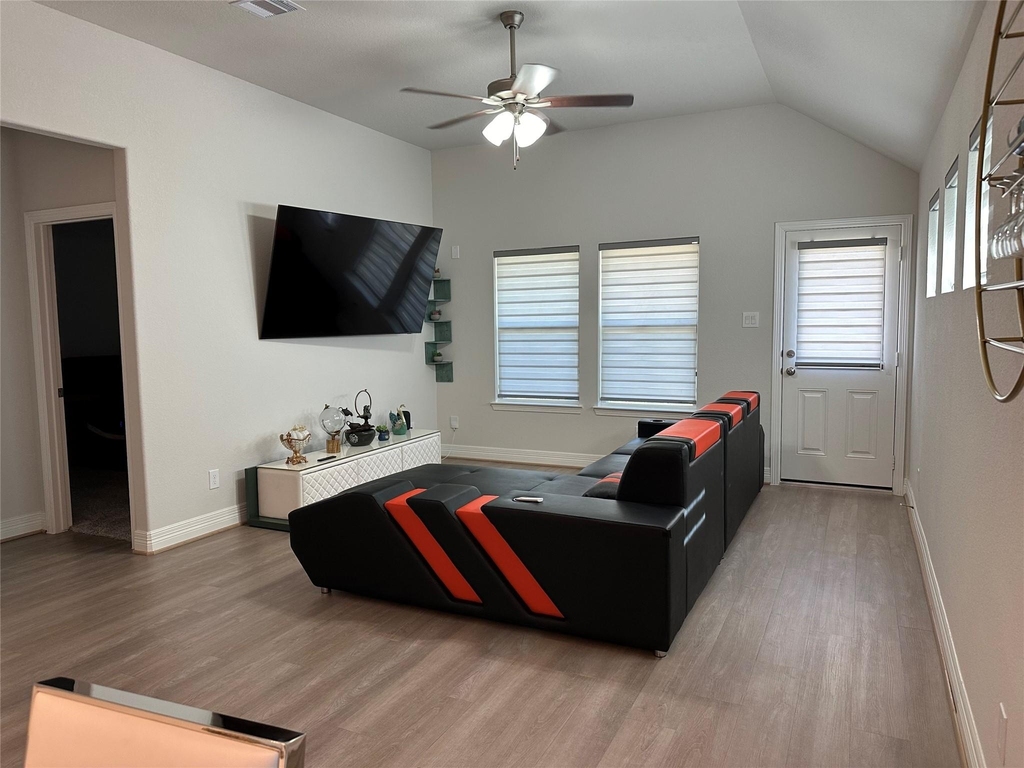 15515 Sailpoint Lane - Photo 4