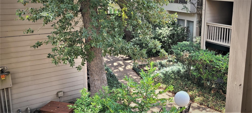 2100 Tanglewilde Street - Photo 39