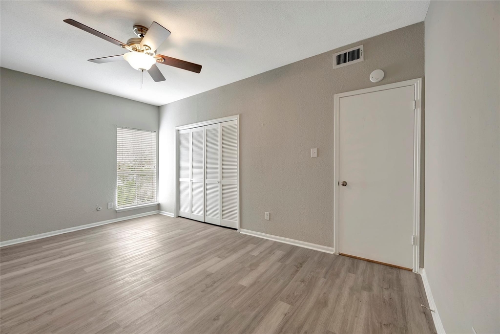 2100 Tanglewilde Street - Photo 30