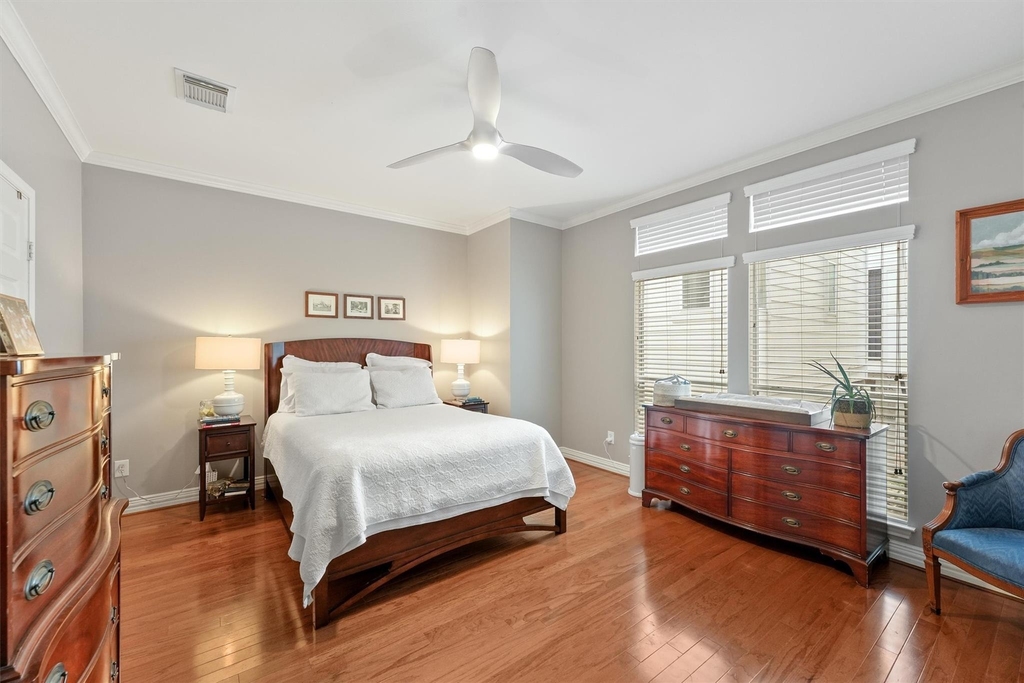 1245 W 17th Street - Photo 8