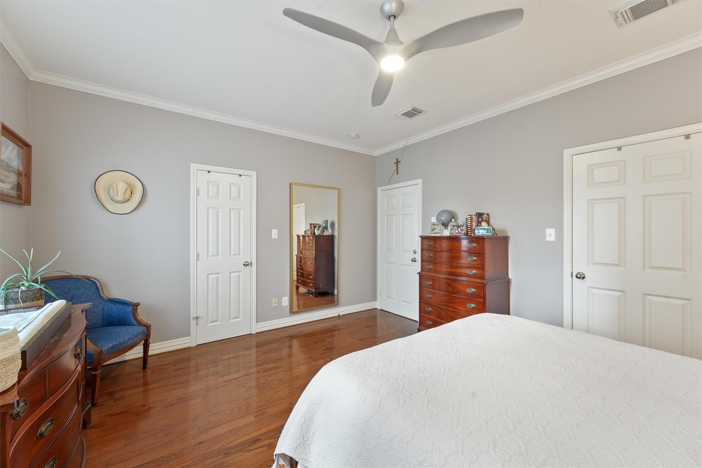 1245 W 17th Street - Photo 9