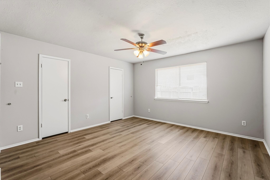 1933 Village Park Drive - Photo 6