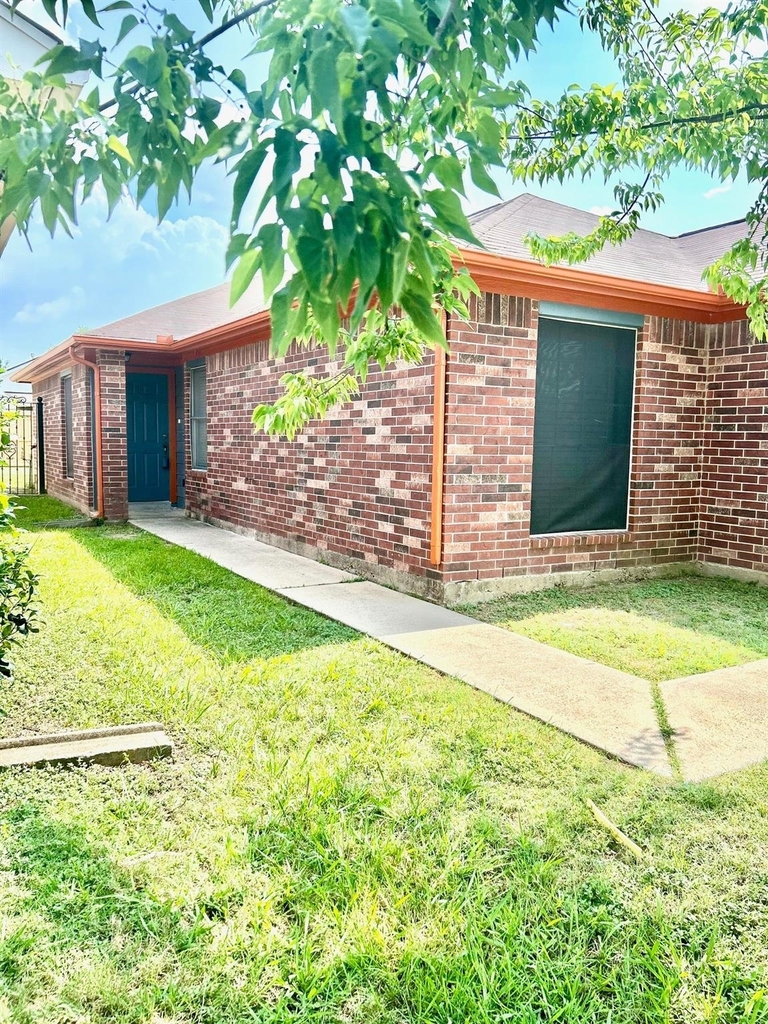 17013 Carbridge Drive - Photo 4