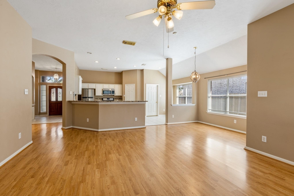 1106 Kerri Ct Court - Photo 9