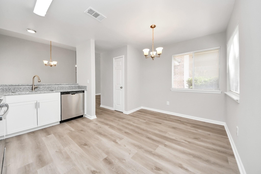8510 Pine Falls Drive - Photo 13