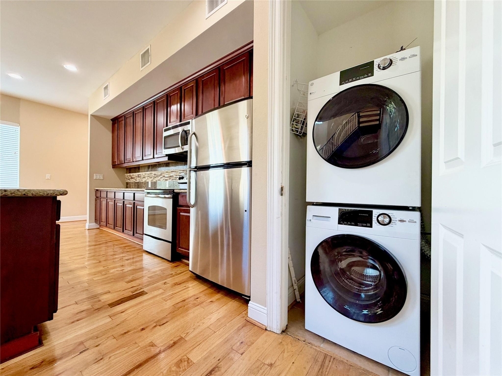 314 W Bell Street - Photo 9