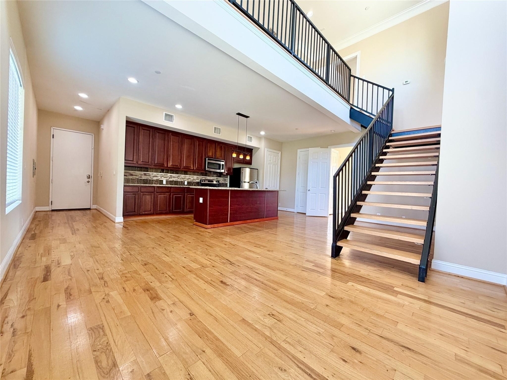 314 W Bell Street - Photo 3