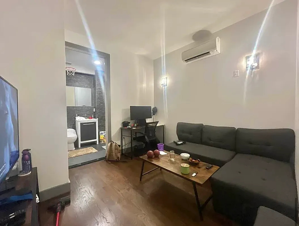 376 Graham Avenue - Photo 9