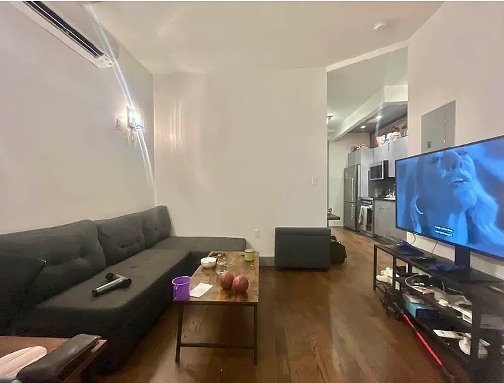376 Graham Avenue - Photo 10