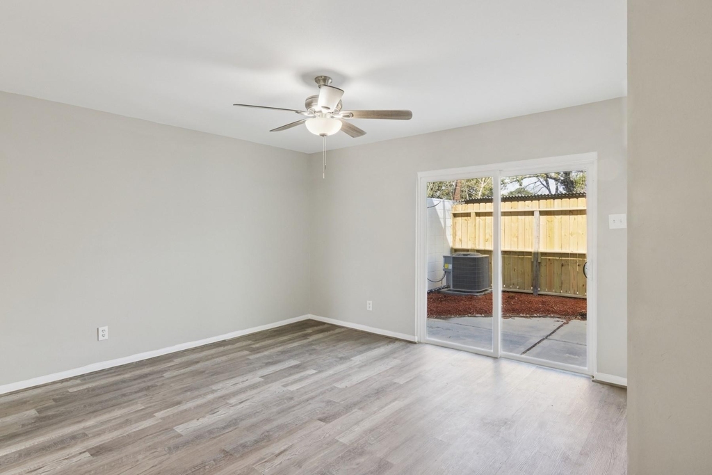 9114 Kempwood Drive - Photo 9