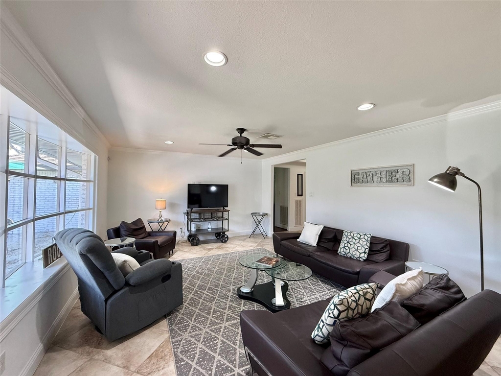 5454 Imogene Street - Photo 7
