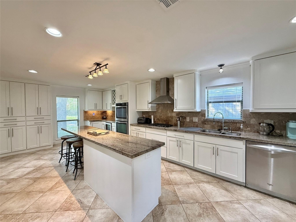 5454 Imogene Street - Photo 5