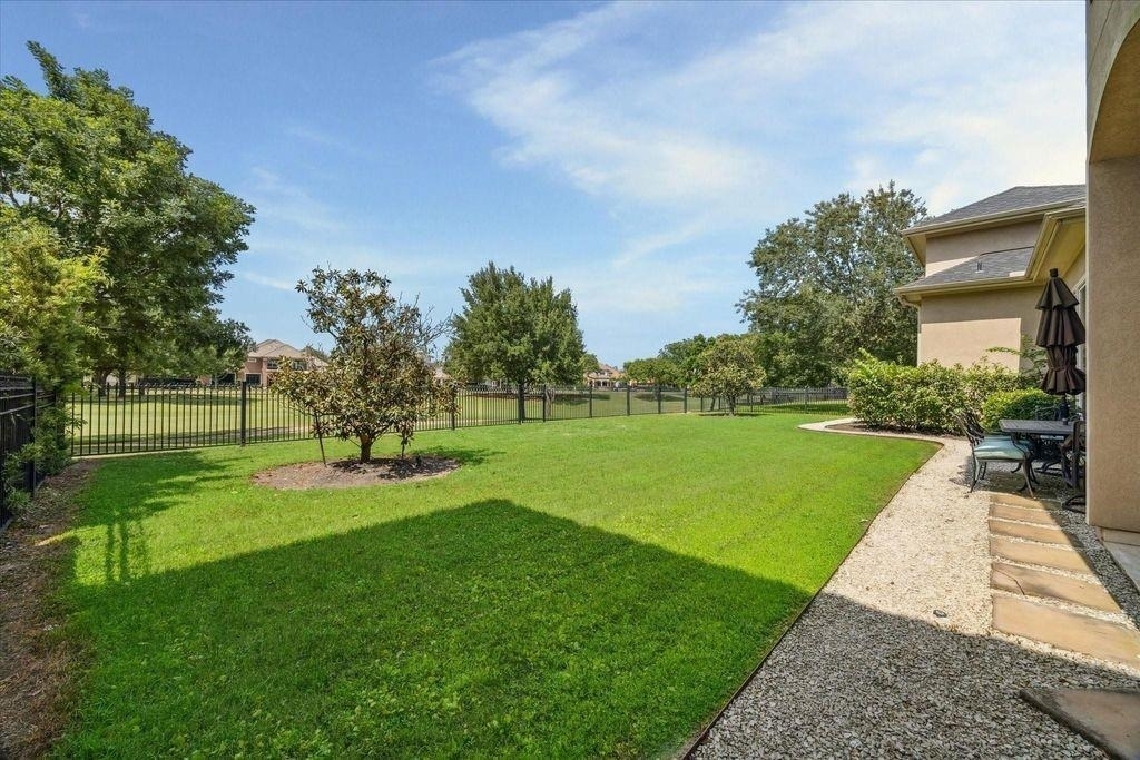 11726 Montmarte Boulevard - Photo 27