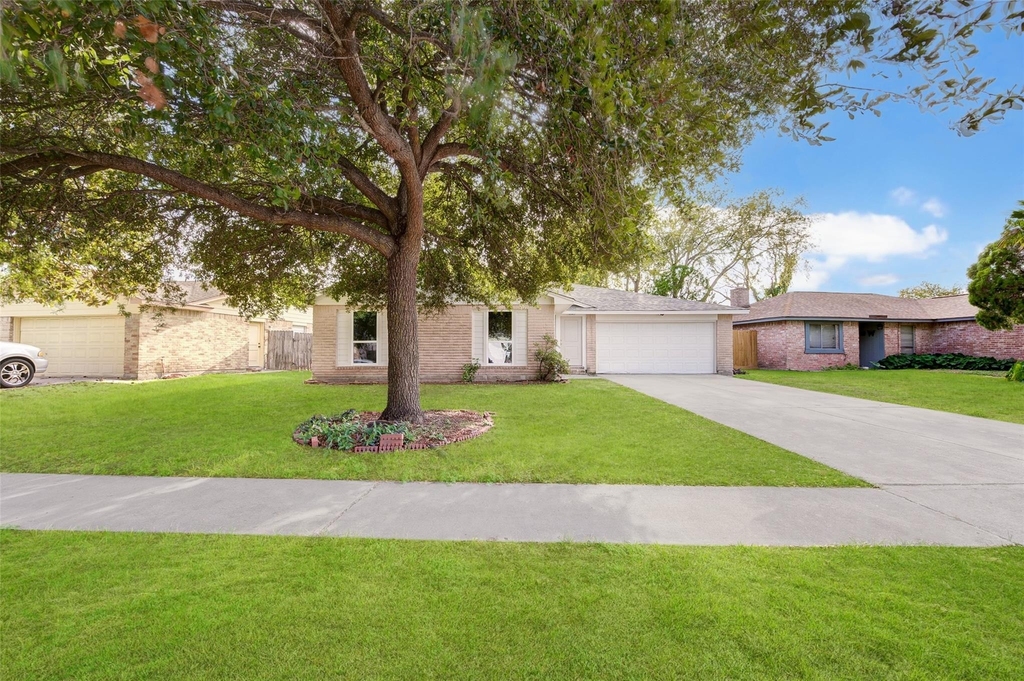 2315 Green Knoll Drive - Photo 2