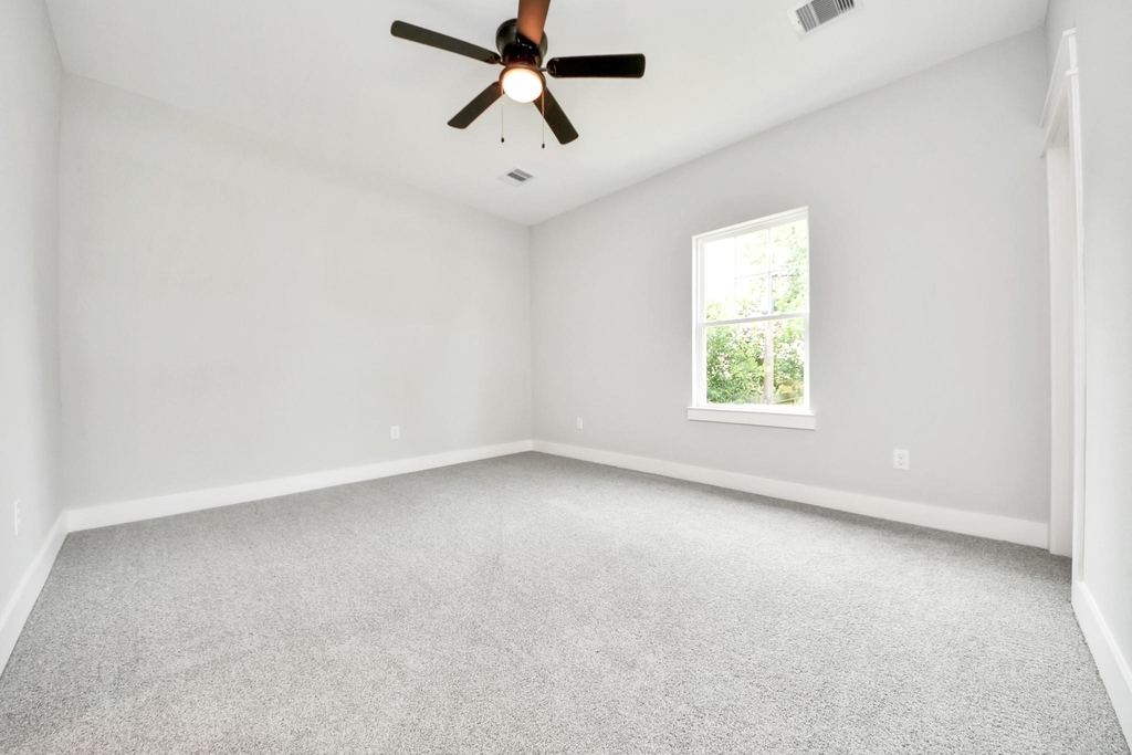 1307 Laskey Street - Photo 26