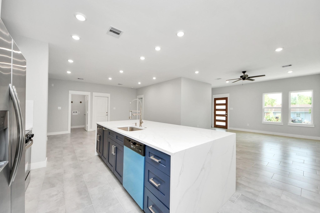 1307 Laskey Street - Photo 35