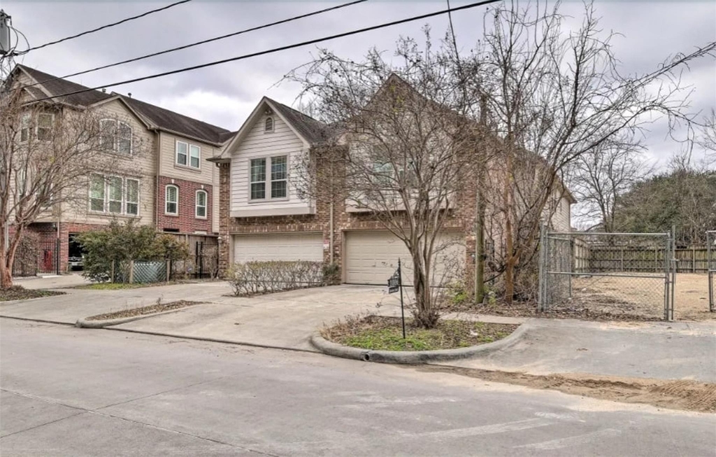 1006 Rochow Street - Photo 27