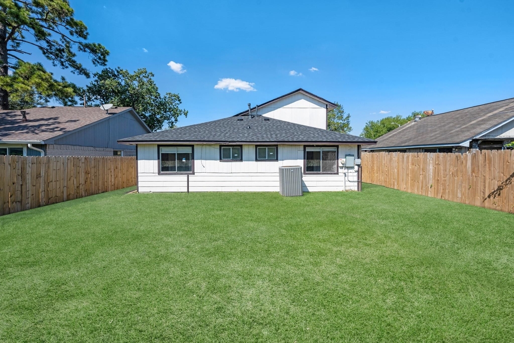 3823 Suttonford Drive - Photo 16