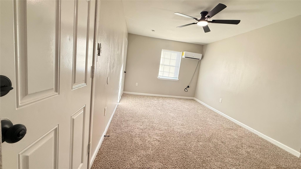 2619 Canfield Street - Photo 2