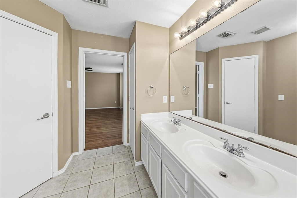 7707 Atwood Manor Court - Photo 9
