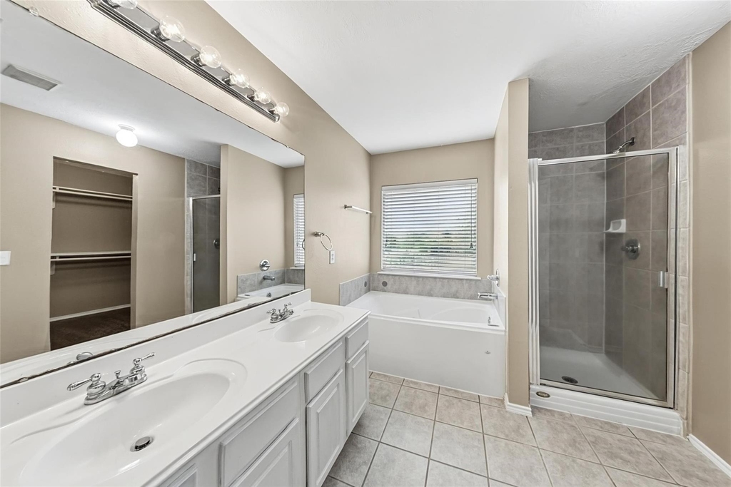 7707 Atwood Manor Court - Photo 10