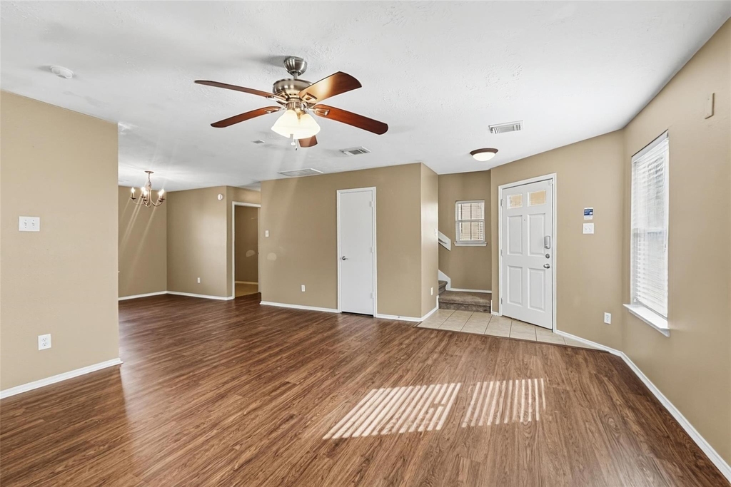 7707 Atwood Manor Court - Photo 4