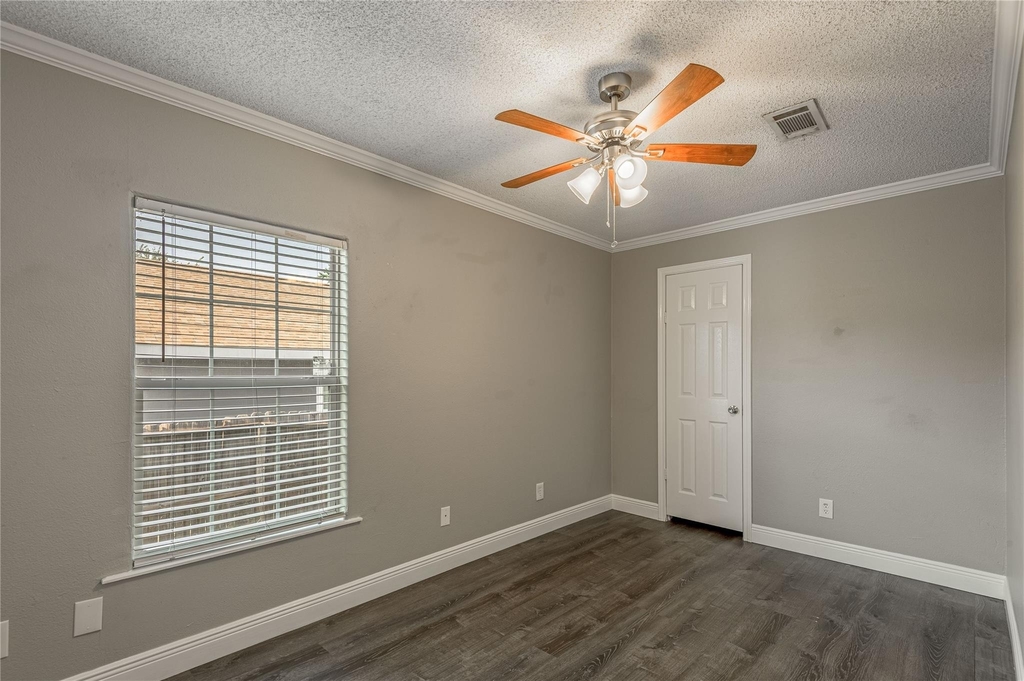 164 Varsity Drive - Photo 15