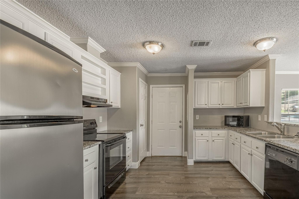 164 Varsity Drive - Photo 10
