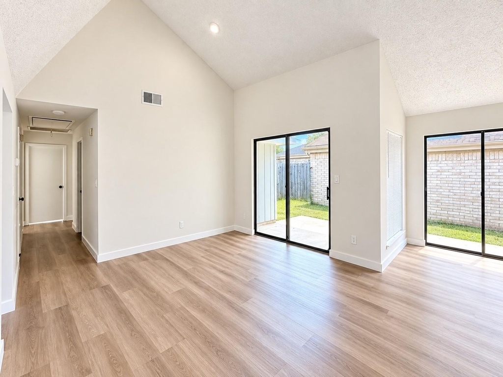2226 Sunset Trail - Photo 3