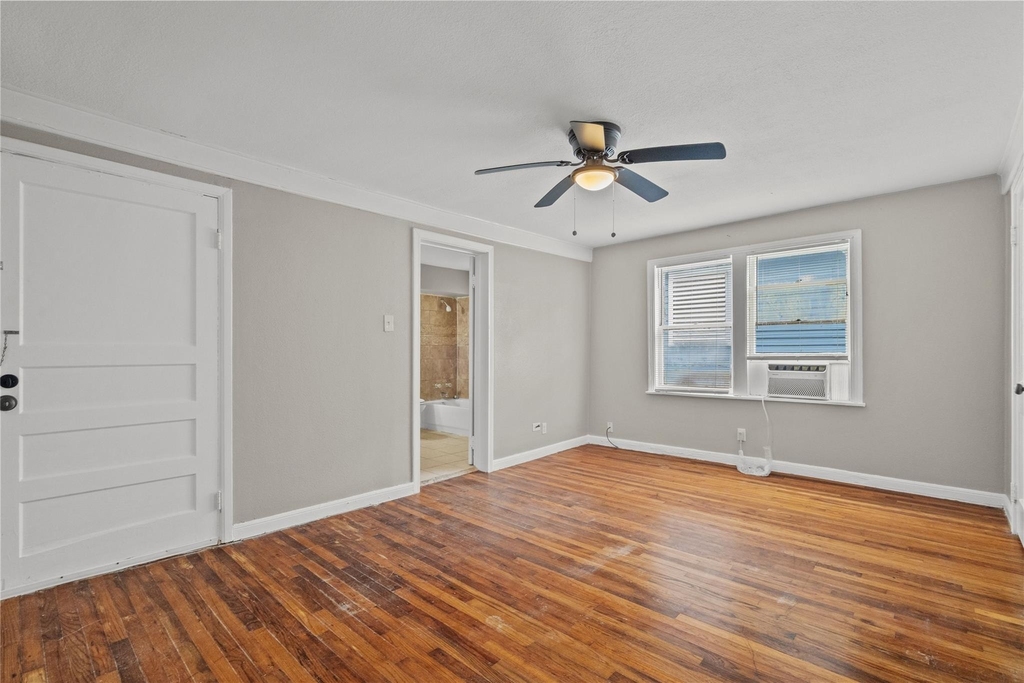 4020 Avenue O 1/2 - Photo 11