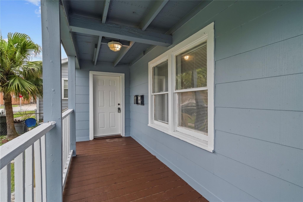 4020 Avenue O 1/2 - Photo 1