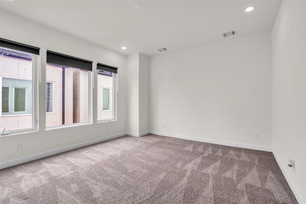 1513 Spring Street - Photo 18