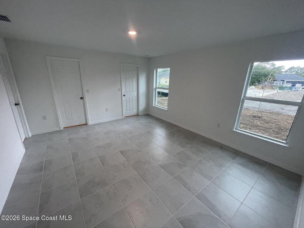 842 Buchanan Avenue Se - Photo 6