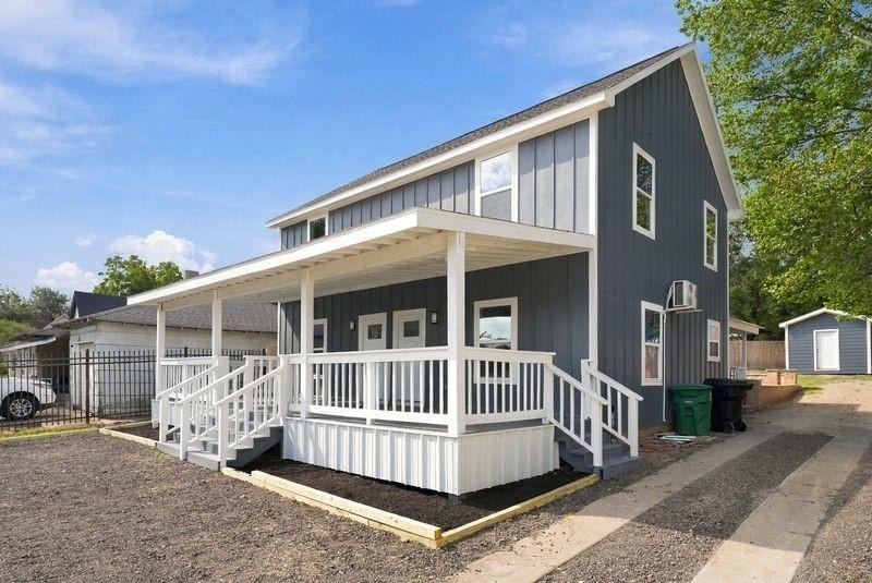 1720 Pasadena Street - Photo 0