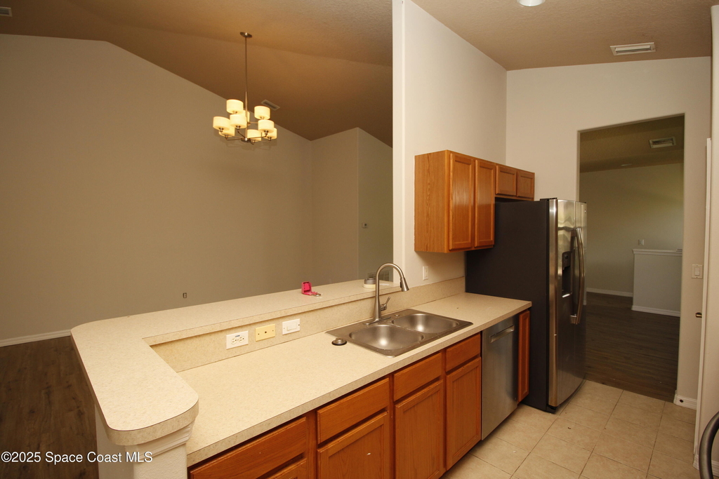 1010 Venetian Drive - Photo 5