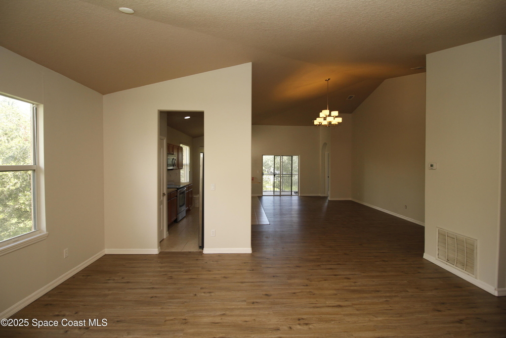 1010 Venetian Drive - Photo 4