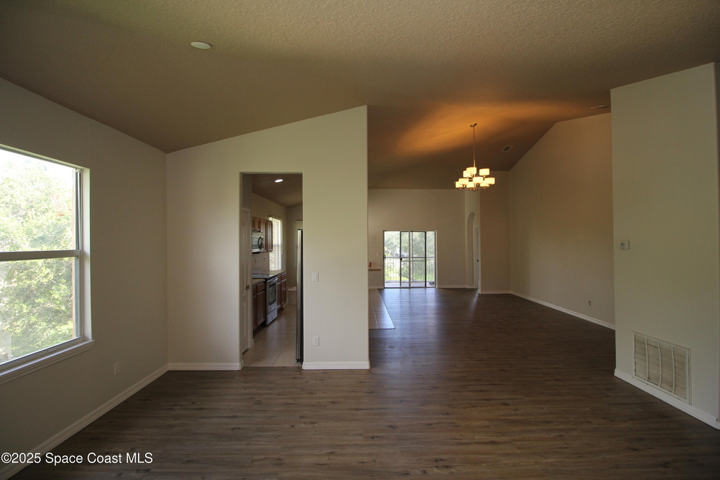1010 Venetian Drive - Photo 12