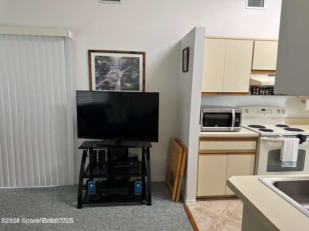706 Beach Park Lane - Photo 2