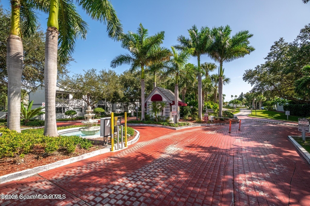 706 Beach Park Lane - Photo 5