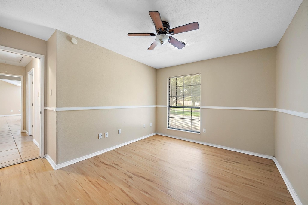 4915 Kentington Drive - Photo 7