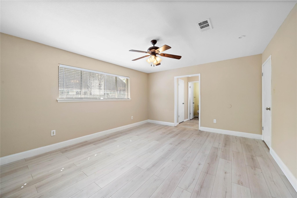 4915 Kentington Drive - Photo 8