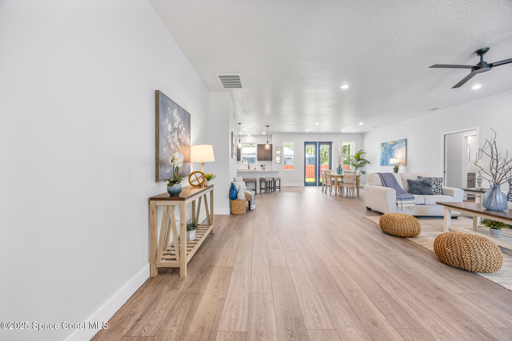 731 Banyan Street Sw - Photo 2