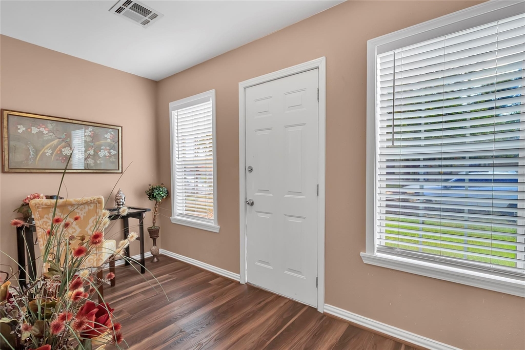 1307 11th Street - Photo 6